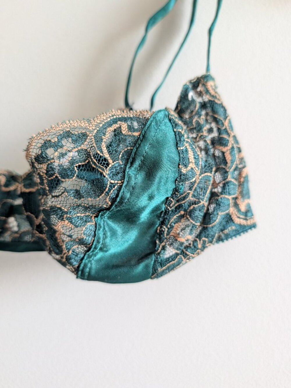 Vintage Christian Dior Intimates Lace Underwire Bra 36B Emerald Green 4775 - Picture 2 of 7